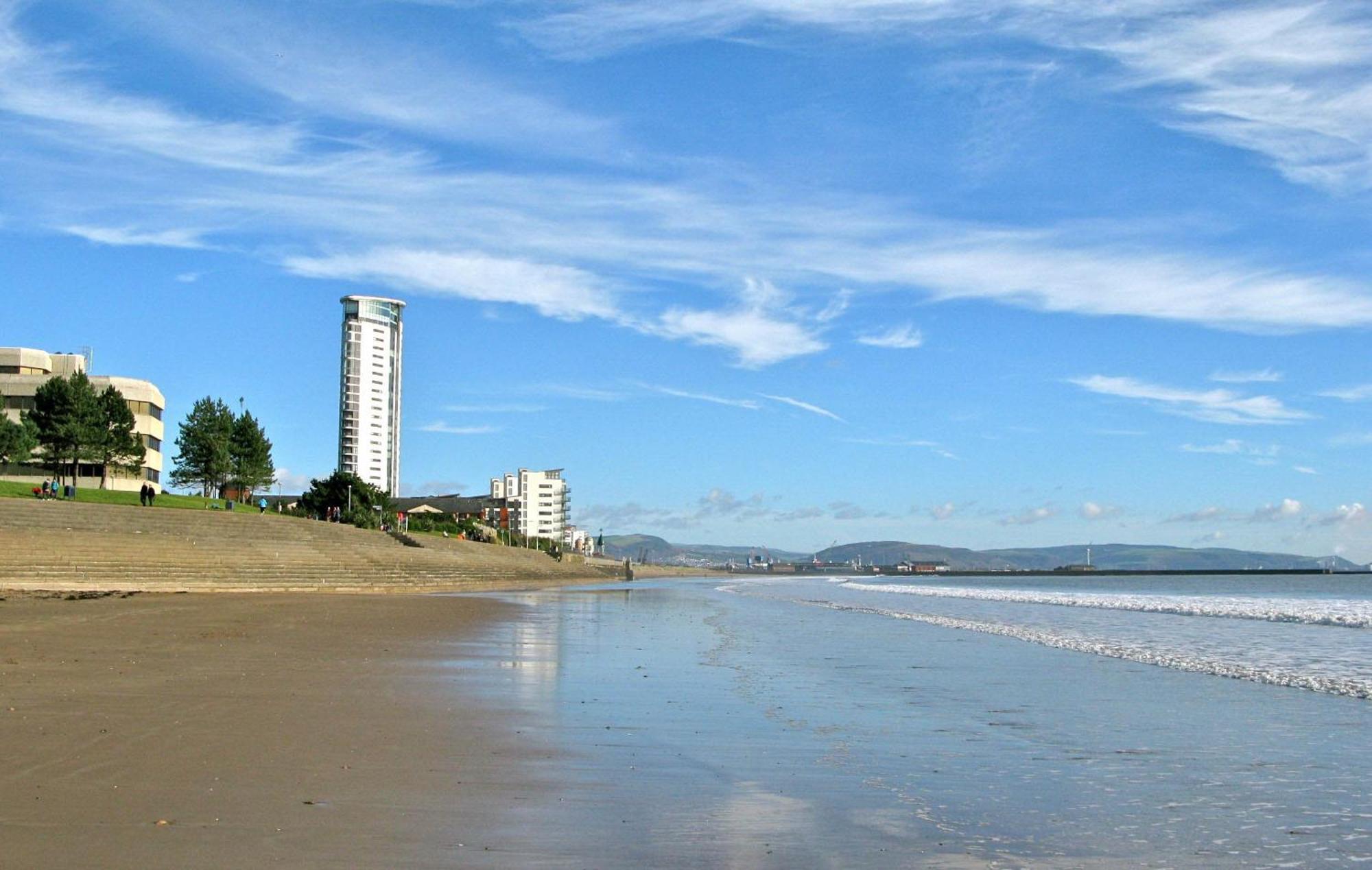 Water Front Apt Walk To The Beach & City Centre Swansea Zewnętrze zdjęcie