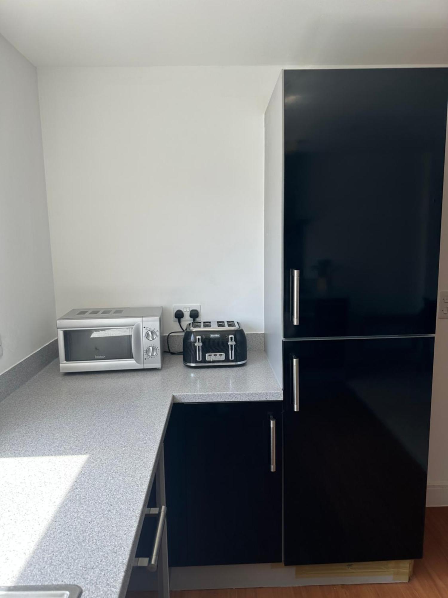 Water Front Apt Walk To The Beach & City Centre Swansea Zewnętrze zdjęcie