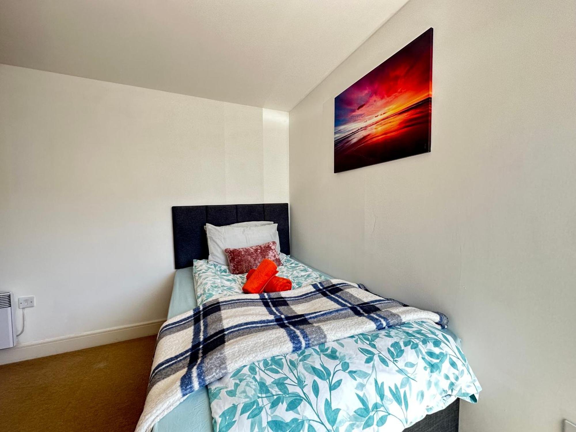 Water Front Apt Walk To The Beach & City Centre Swansea Zewnętrze zdjęcie