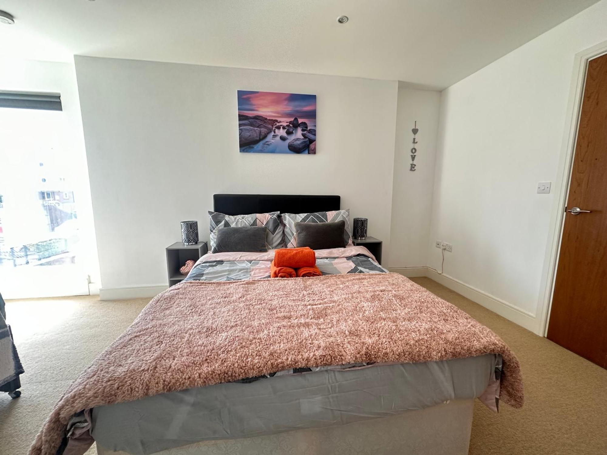 Water Front Apt Walk To The Beach & City Centre Swansea Zewnętrze zdjęcie